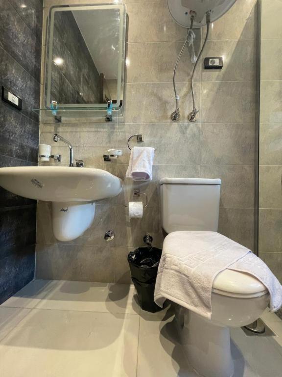 Unique Pyramids Boutique Inn Kafret el-Gabal Zewnętrze zdjęcie